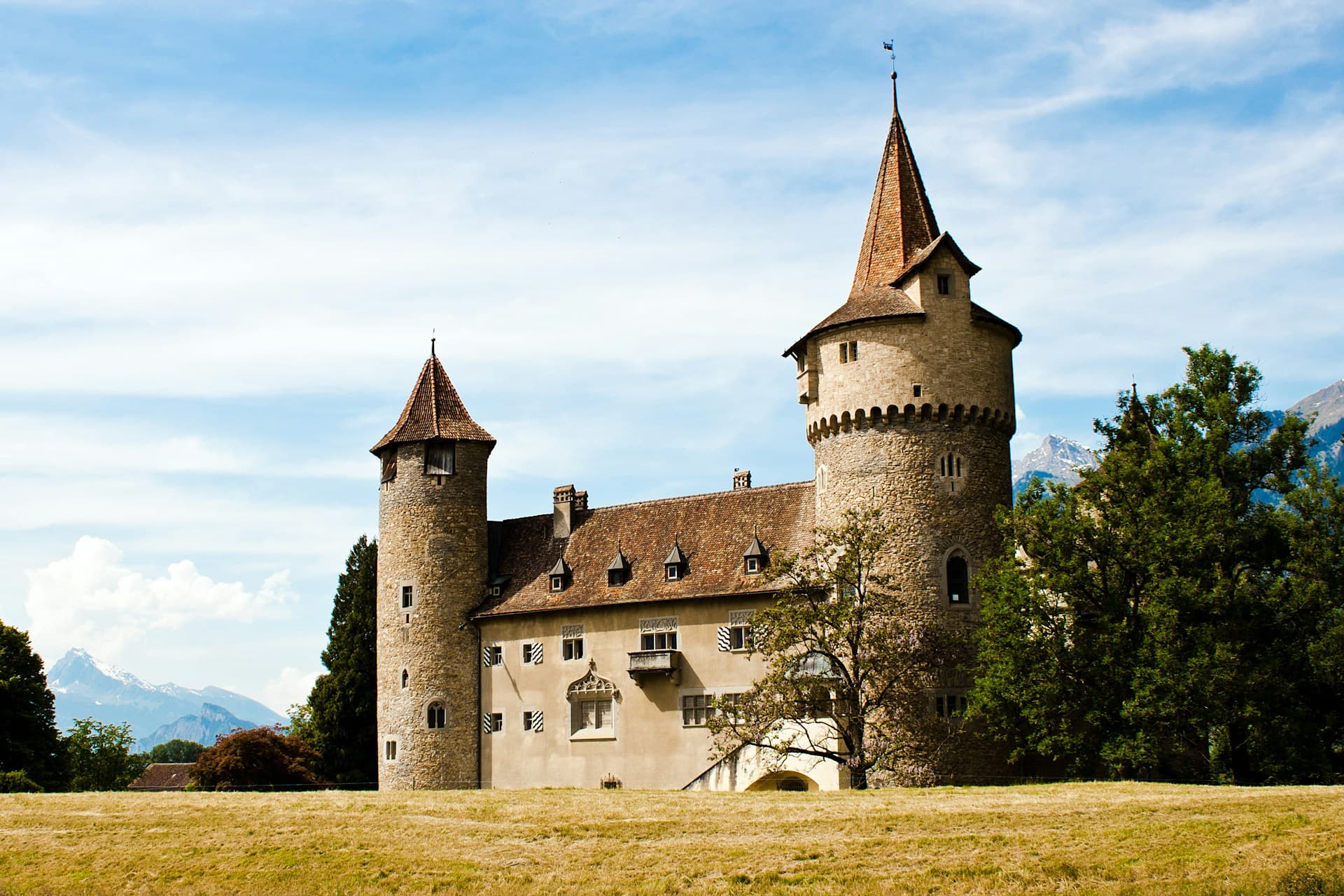 Why Bigger Castles Are Cheaper