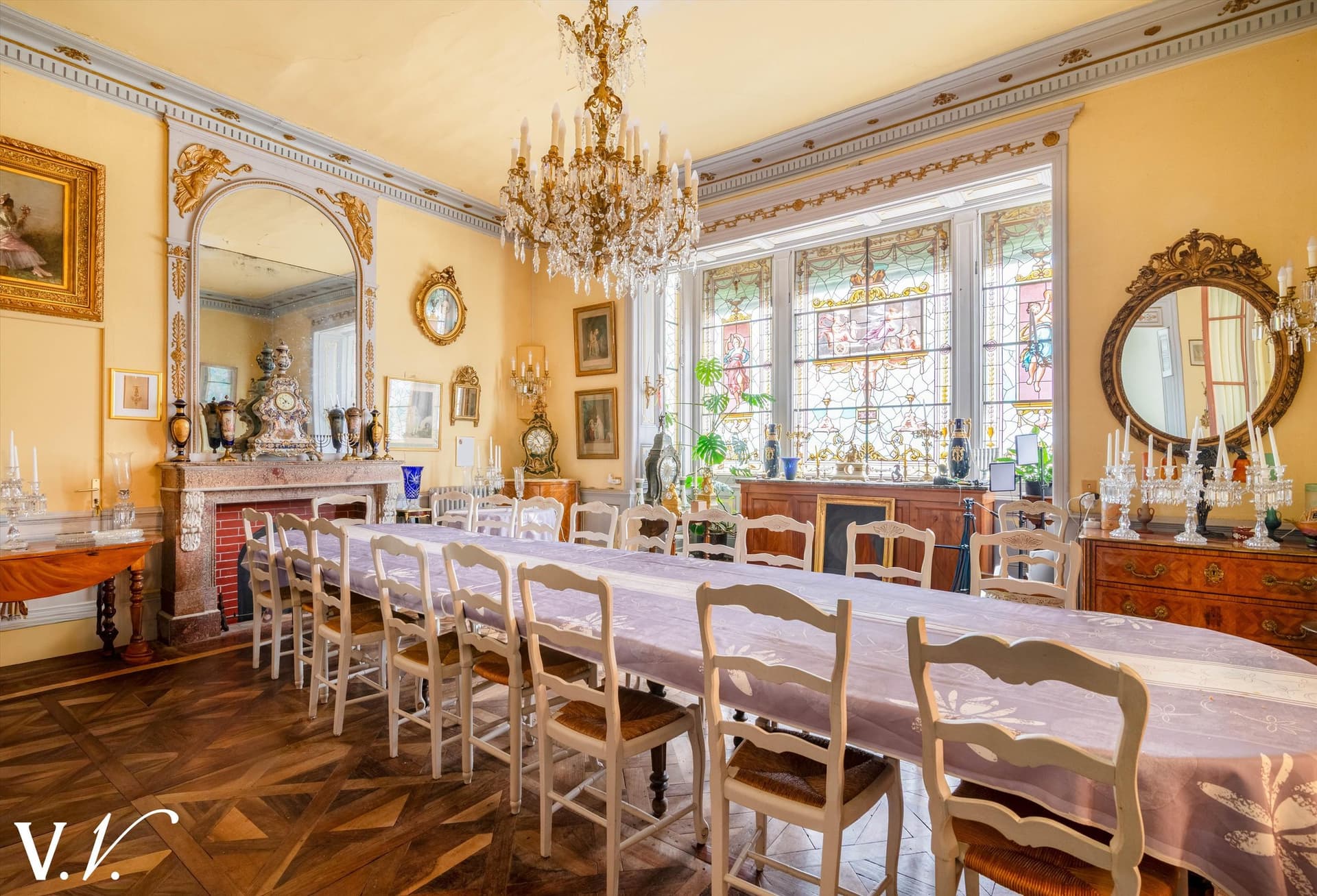 Exceptional 19th Century Castle With 12 Bedrooms And Tennis Court 2