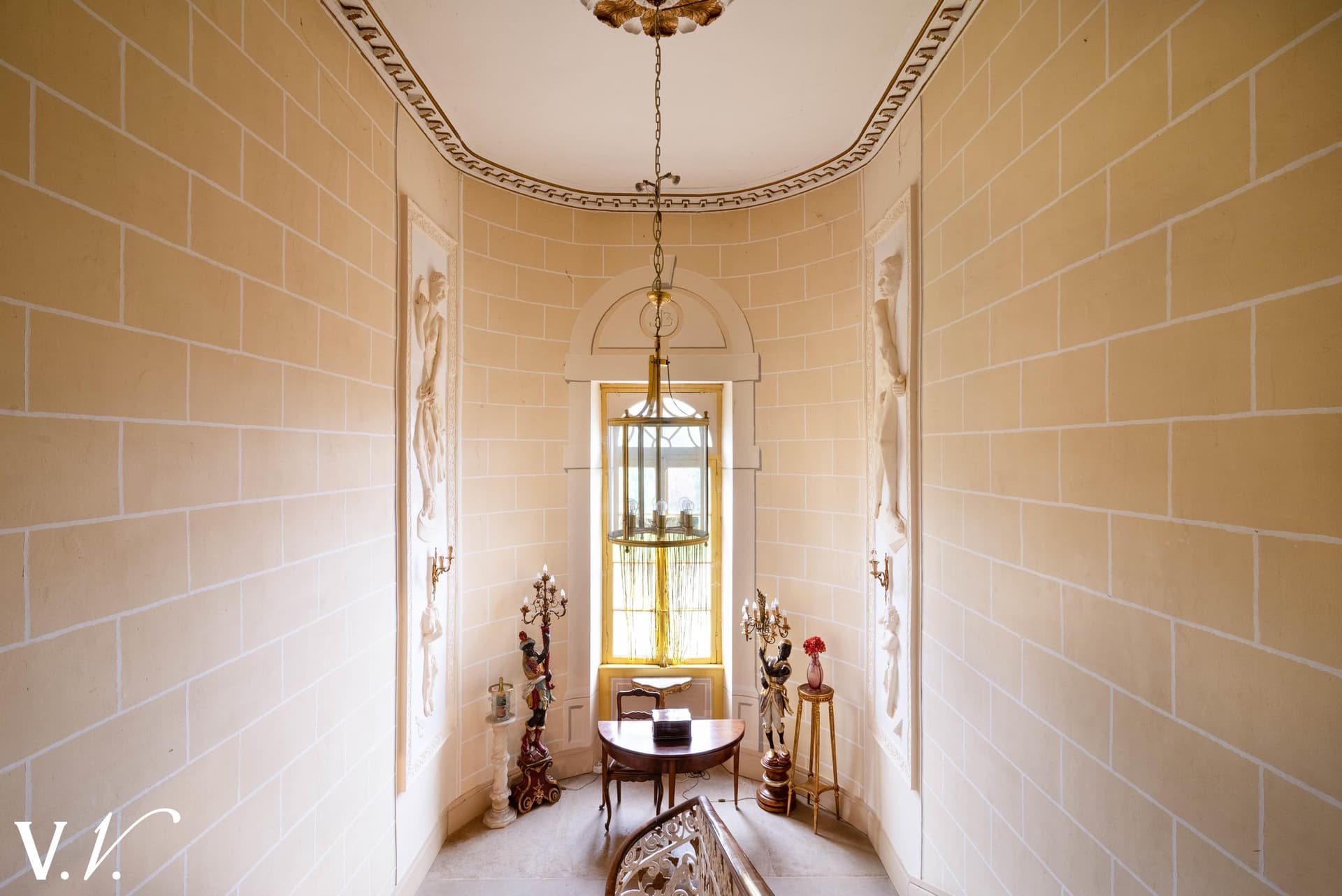 Exceptional 19th Century Castle With 12 Bedrooms And Tennis Court 3