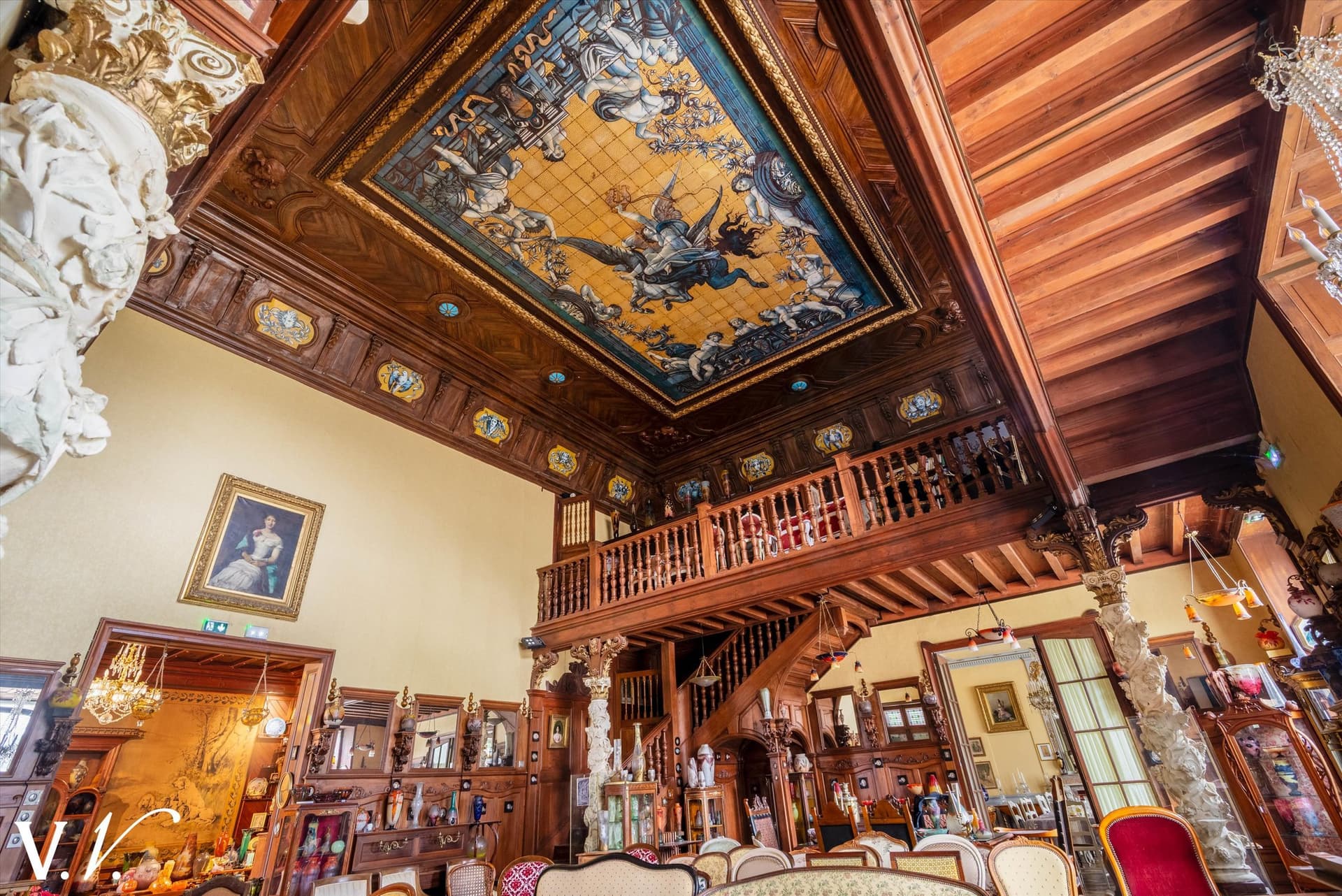 Exceptional 19th Century Castle With 12 Bedrooms And Tennis Court 4