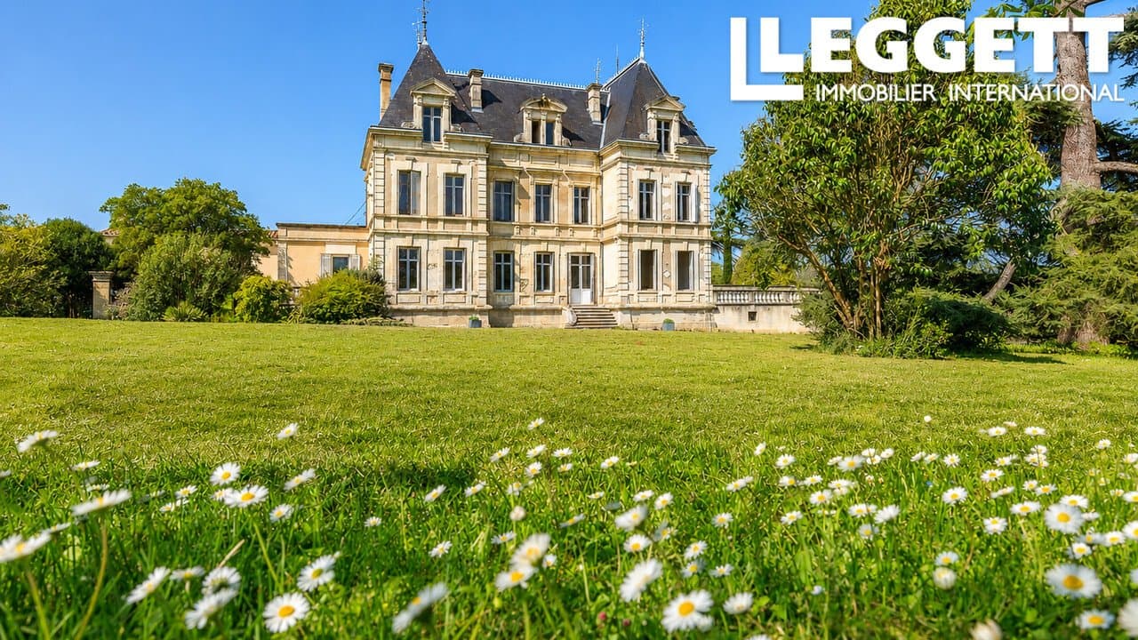 Elegant Château With Development Potential On 24 Hectares