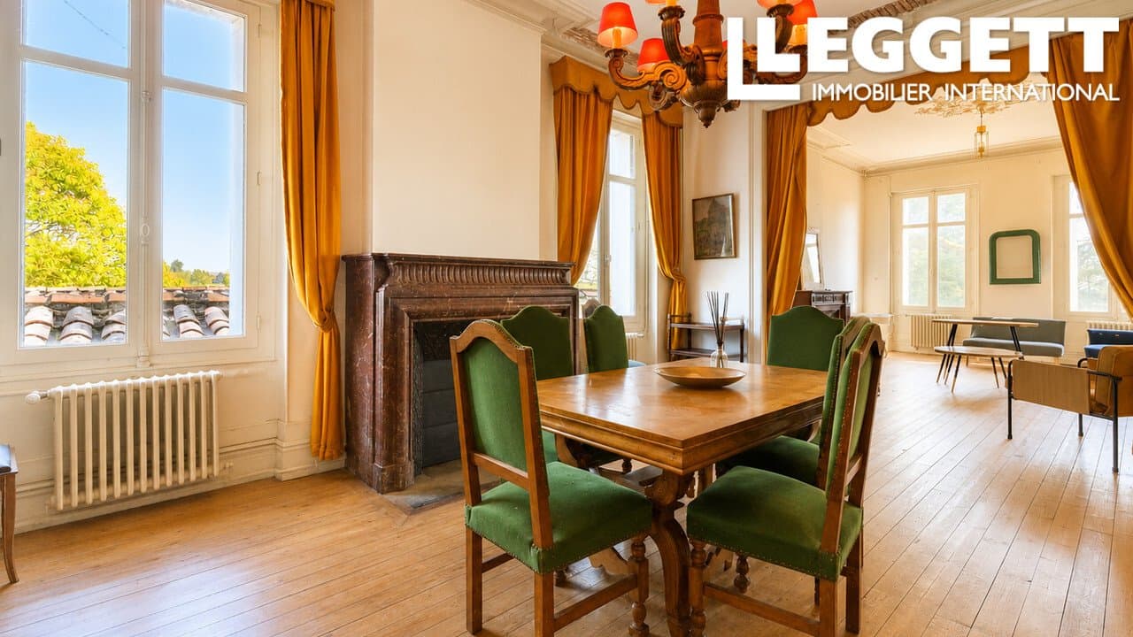 Elegant Château With Development Potential On 24 Hectares 5