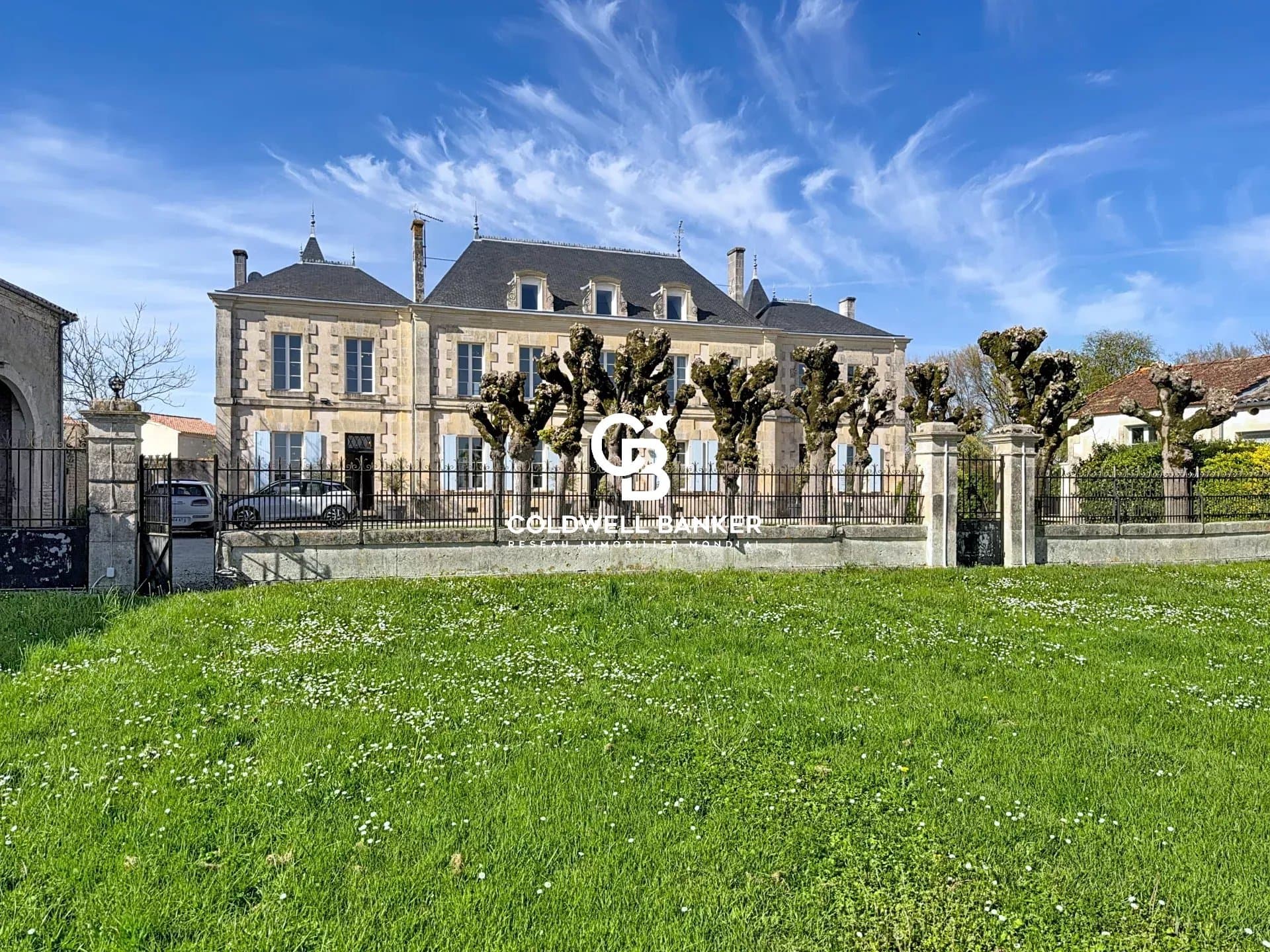 Renovated 17th Century Château with Guest House and Swimming Pool — Château for sale in Poitou-Charentes, France