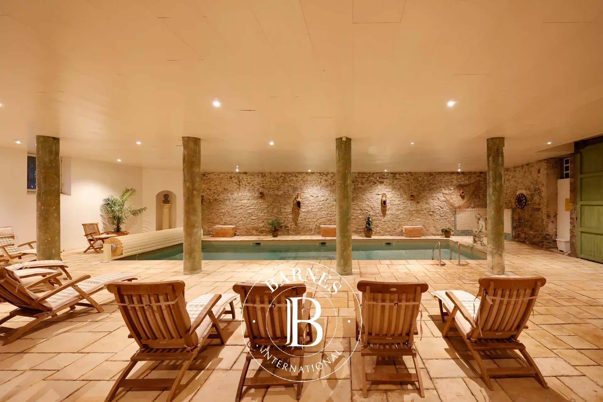 Historic Château with 3500 Sqm Usable Space Near Carcassonne 4