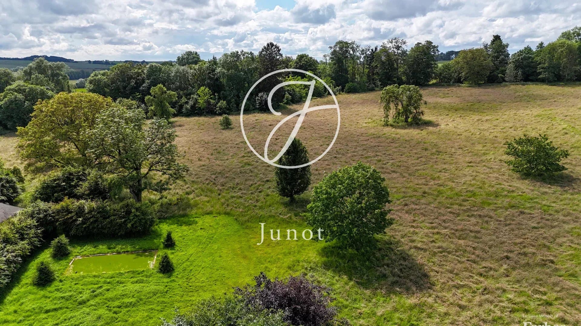 Exceptional Château With 8 Bedrooms And Expansive Parkland 3