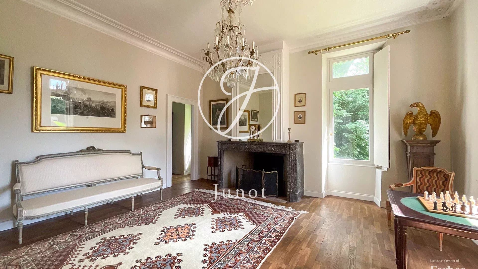 Exceptional Château With 8 Bedrooms And Expansive Parkland 5
