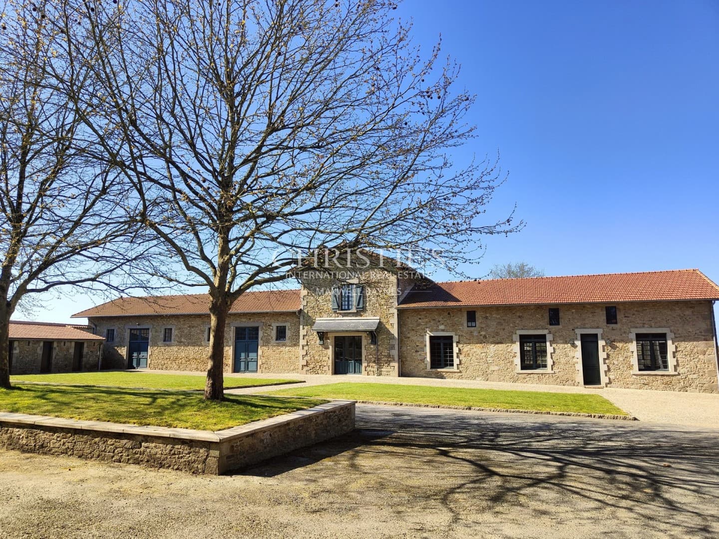 Exceptional 18th Century Château With 42 Hectares Of Landscaped Grounds 2