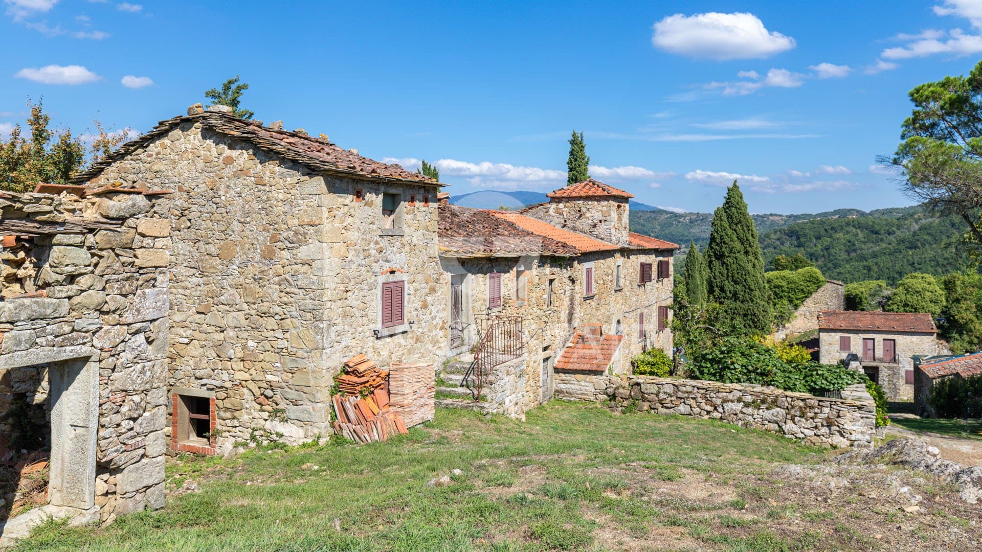 Historic Real Estate Complex with Natural Spring and Chestnut Grove 4