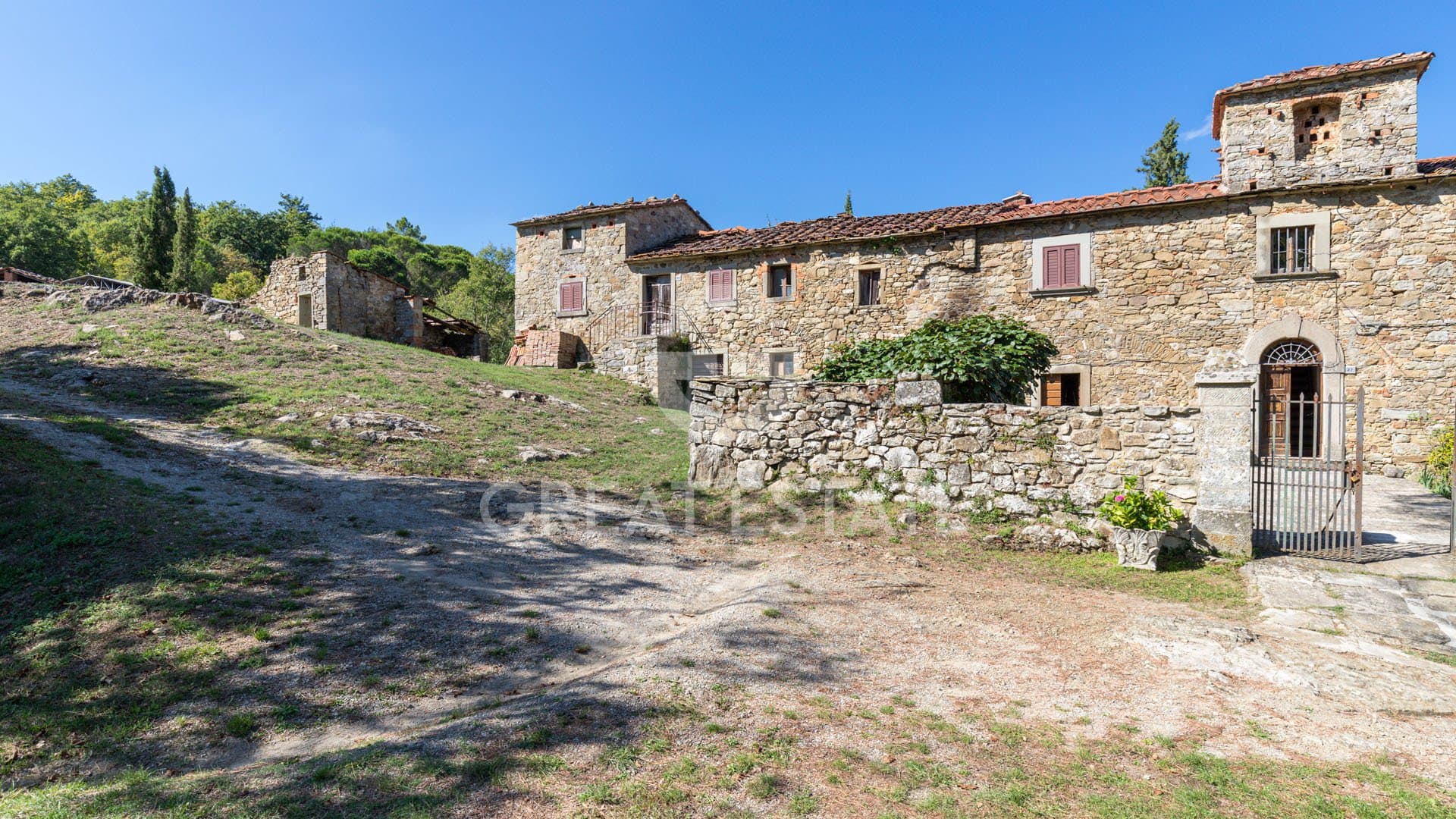 Historic Real Estate Complex with Natural Spring and Chestnut Grove 2