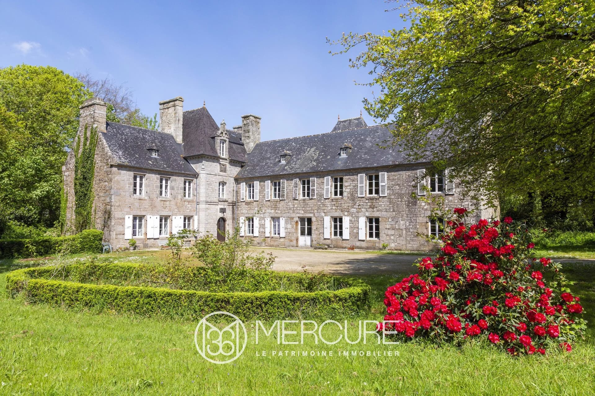 19th Century Manor House Set In 39 Hectares With 11 Bedrooms