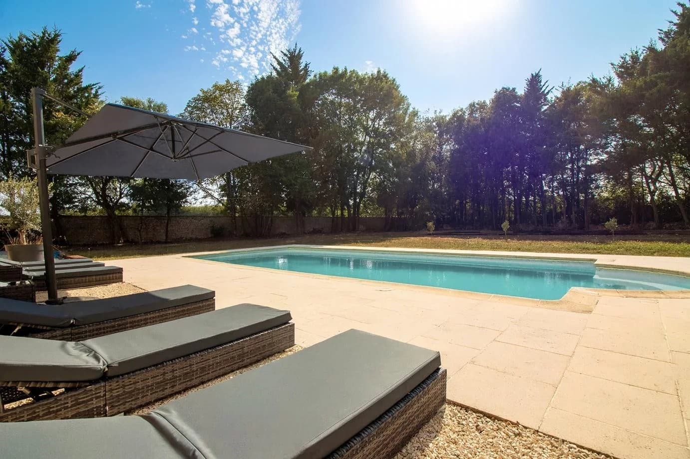 Elegant Château with Guest Wing and Swimming Pool in Tranquil Setting 3