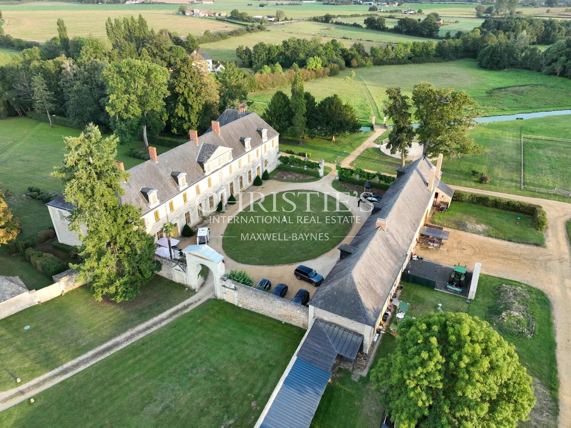 Magnificent 18th Century Abbey With Equestrian Facilities 4