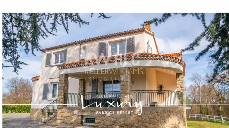 Château with 360 Sqm and 5 Bedrooms Near Clermont-Ferrand 2
