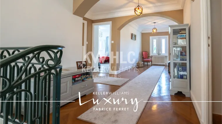 Château with 360 Sqm and 5 Bedrooms Near Clermont-Ferrand 3