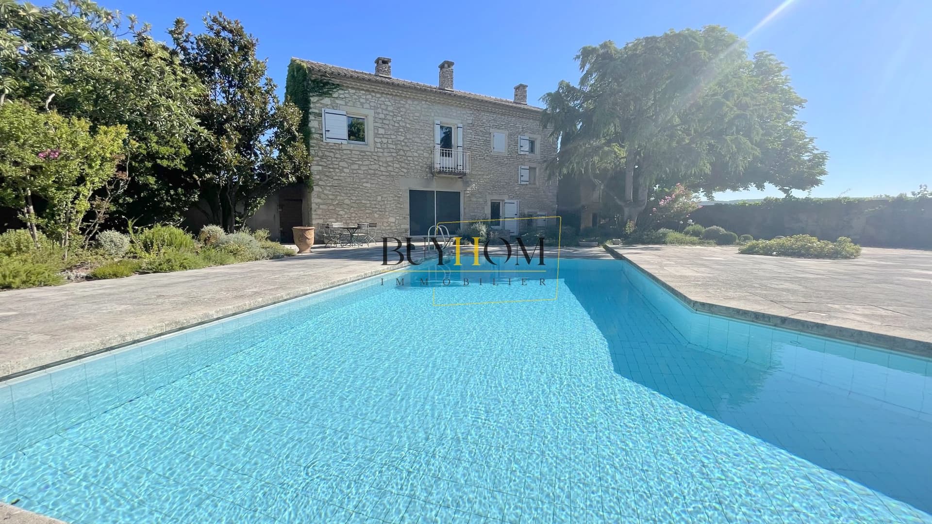 Authentic Mas With Infinity Pool And Outbuildings In Luberon 4