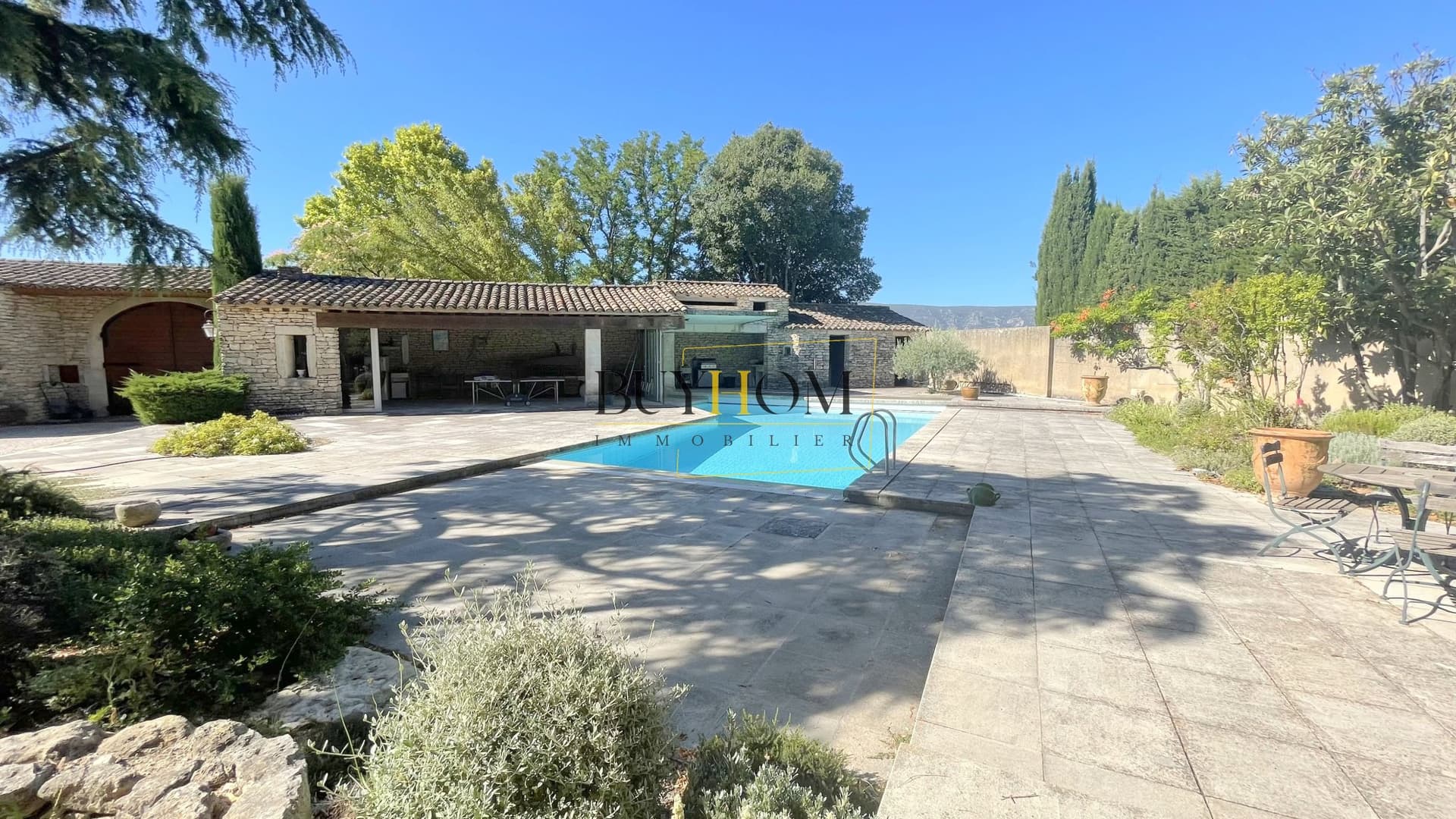 Castles for sale in Gordes