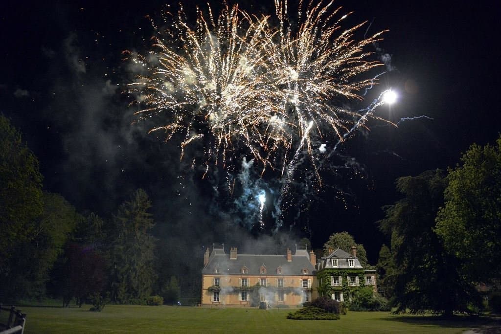 Elegant 17th Century Château With Outbuildings In Rural Normandy 3