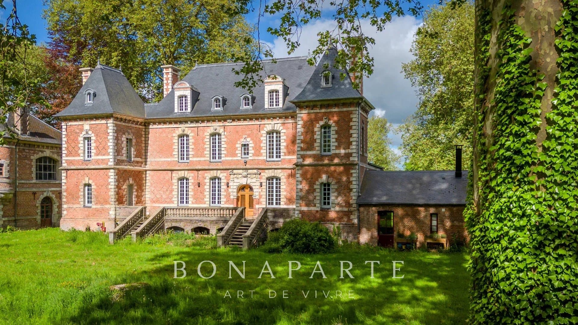 Unique 17th Century Castle on a Private Island in the Bresle Valley 2