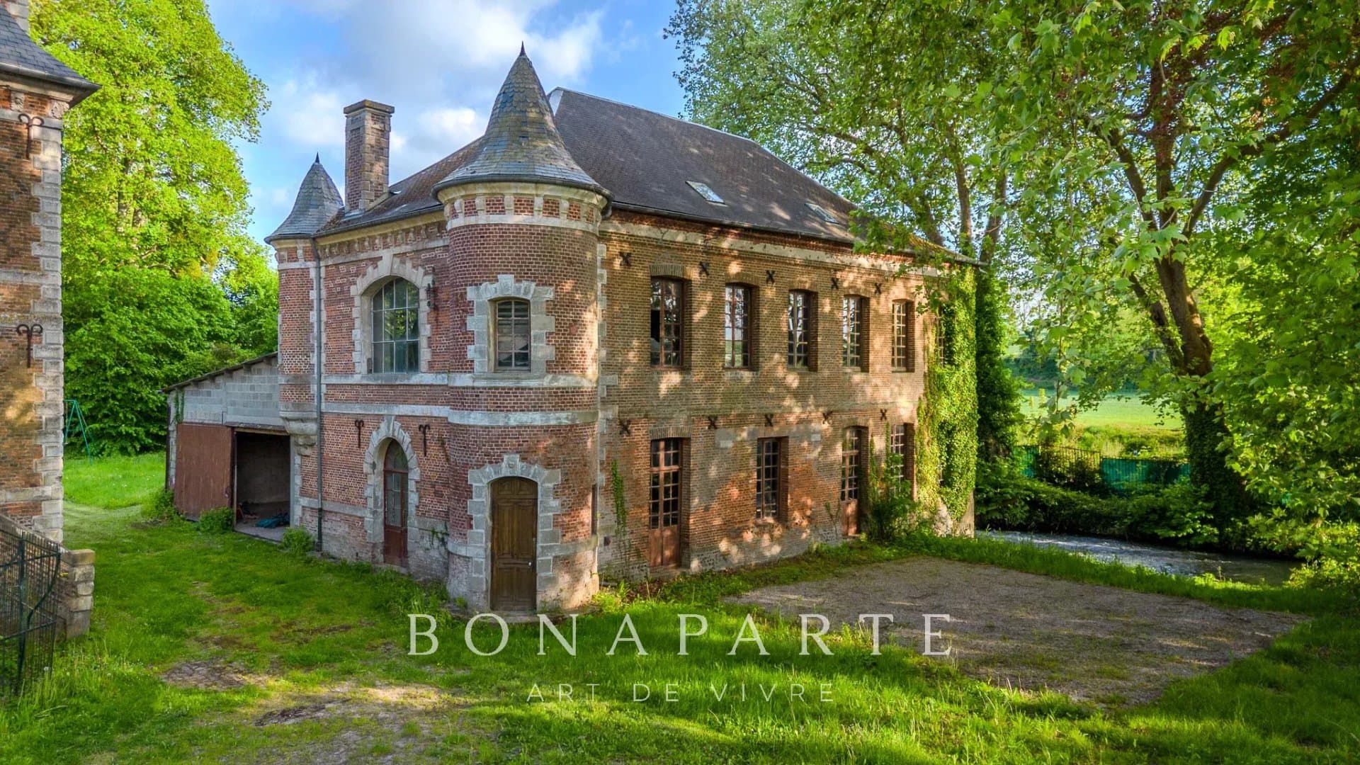 Unique 17th Century Castle on a Private Island in the Bresle Valley 5