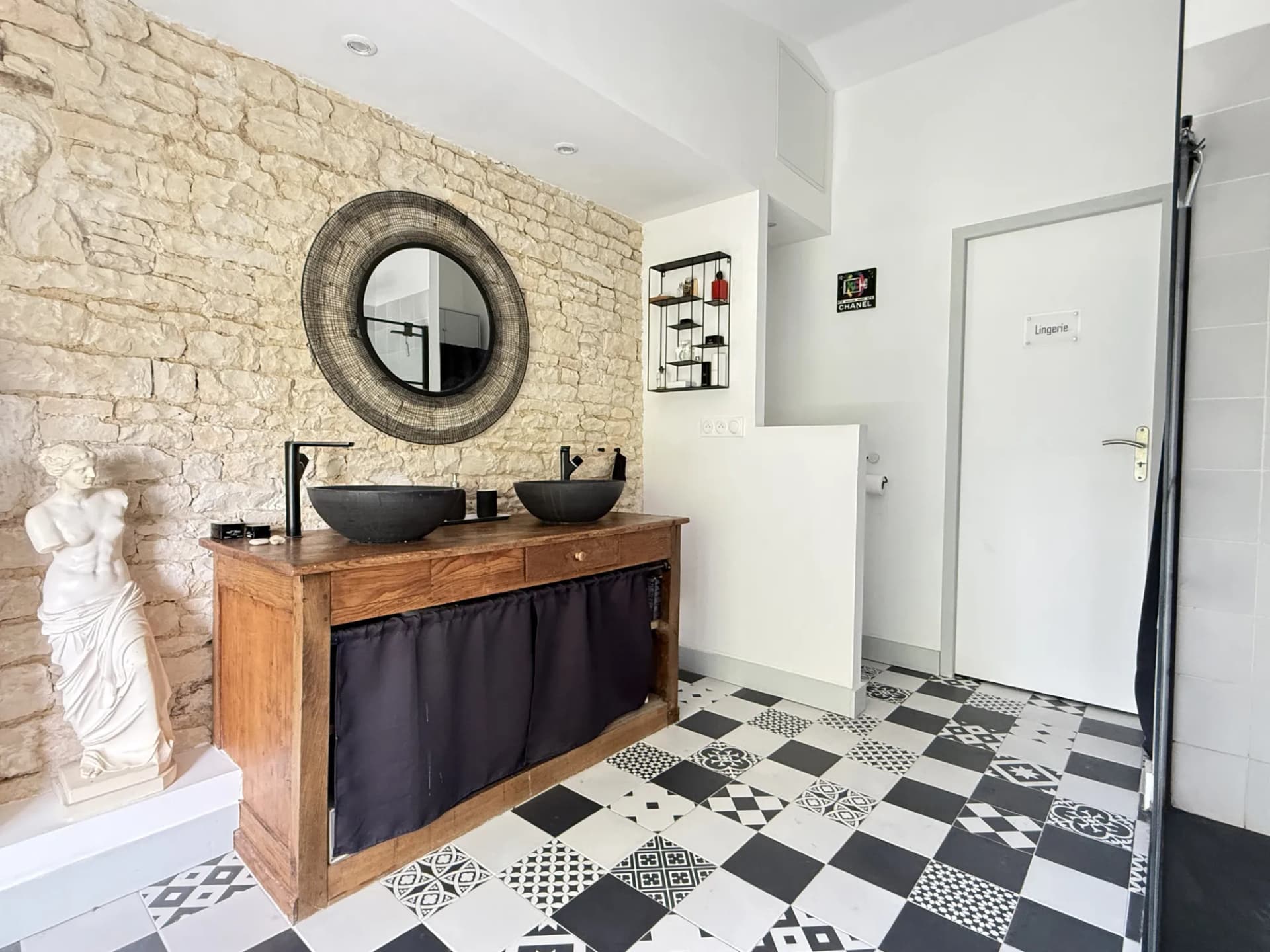 Renovated 18th Century Character House with Gîtes and Wellness Area 5