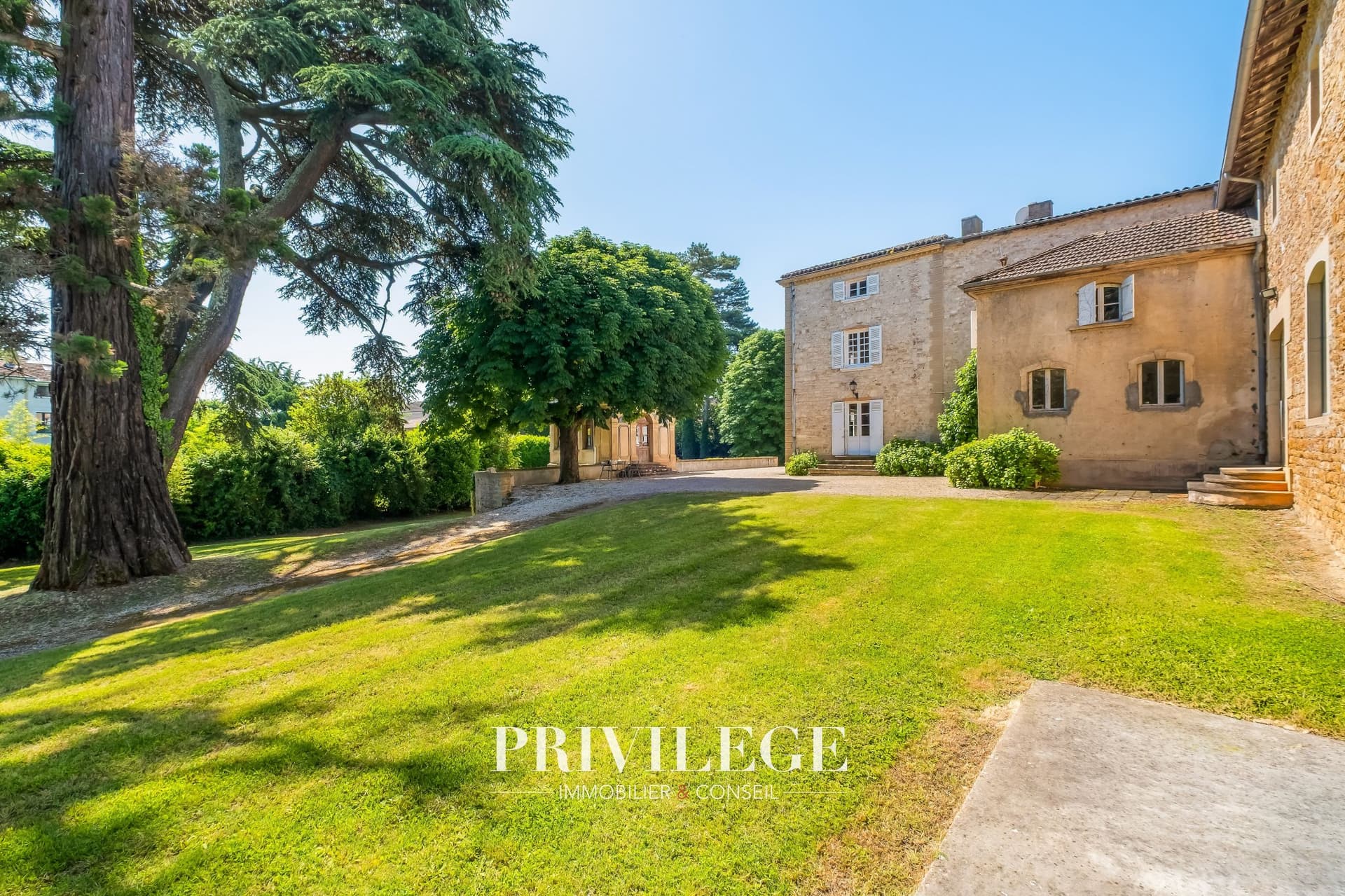 Exceptional Loft Over 300 Sqm With Private Garden And Swimming Pool 5