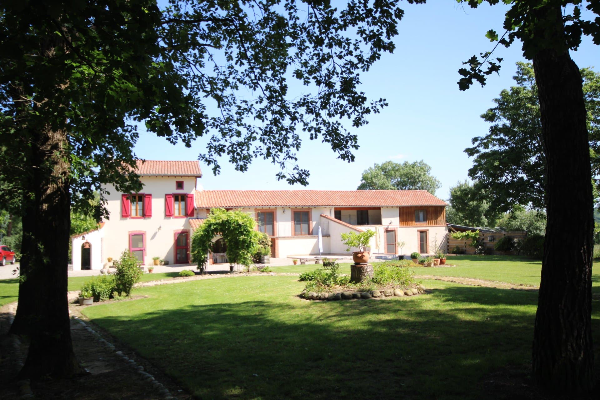 Charming Farmhouse With Gîtes And Views Of The Pyrenees 4
