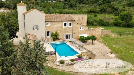 Beautiful Property With Two Houses And Heated Infinity Pool 3