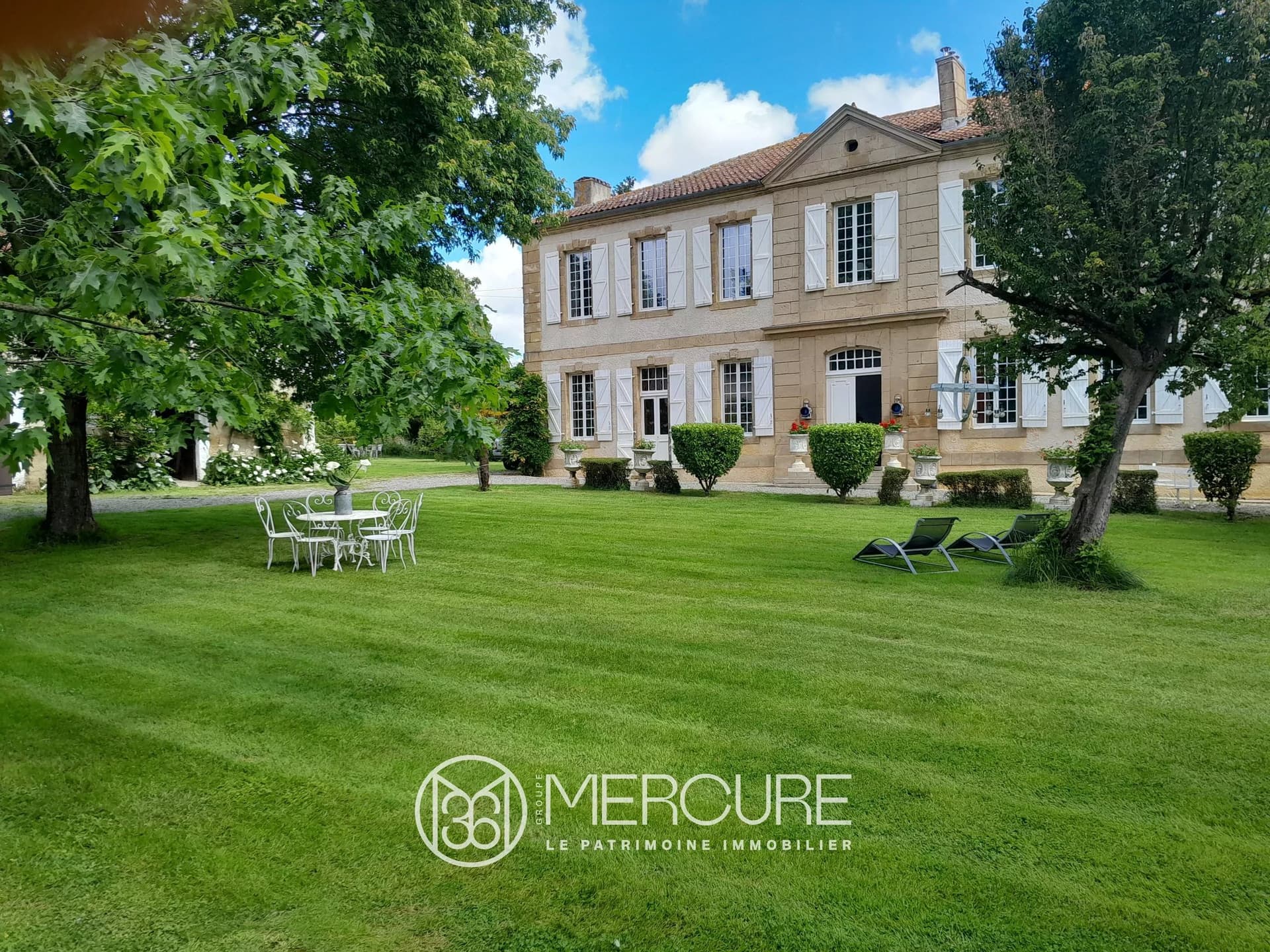 Elegant 18th Century Château With Pool And Views Of The Pyrenees — Château for sale in Occitanie, France