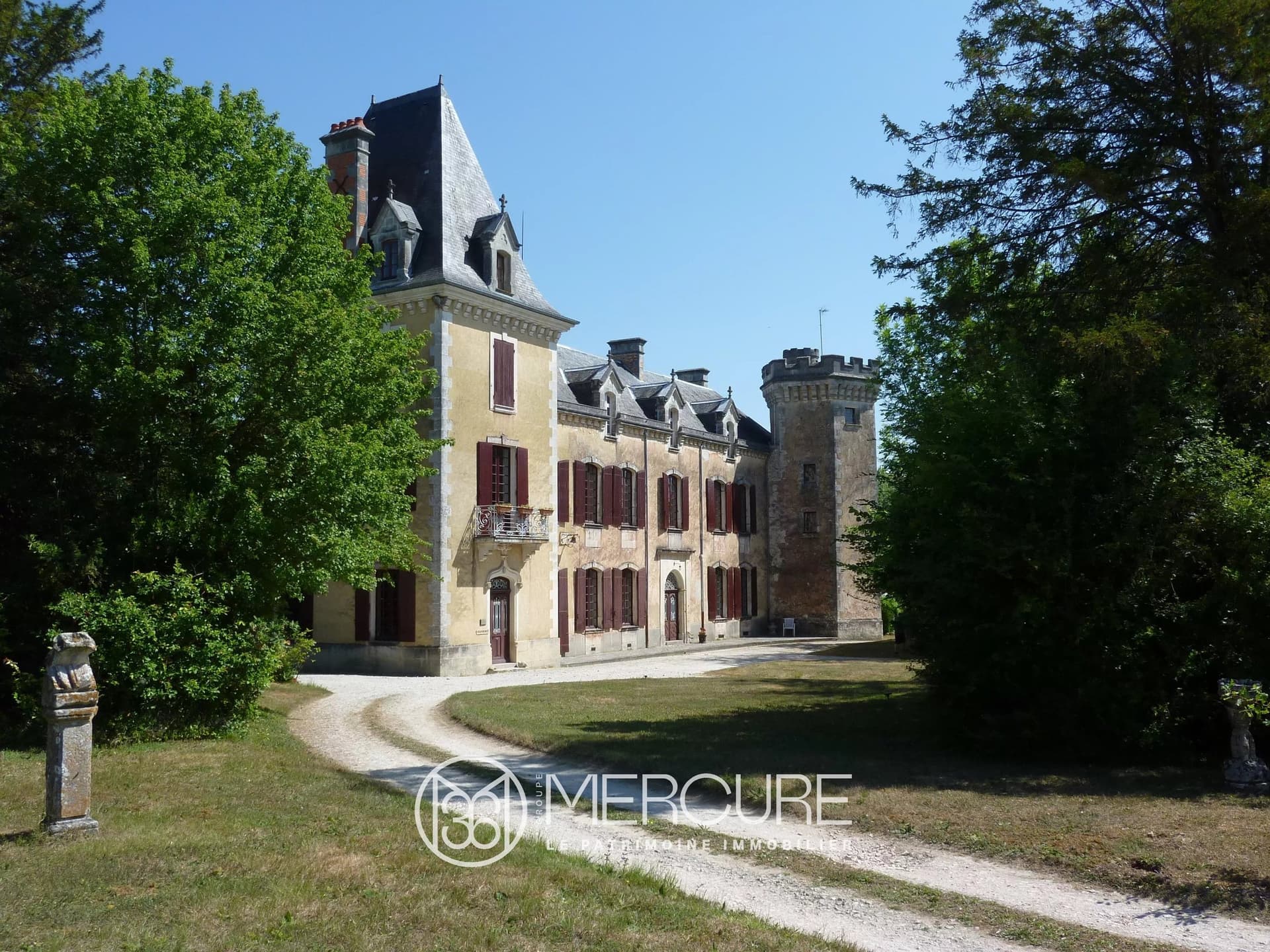 Historic Château With Extensive Grounds And Renovation Potential 3