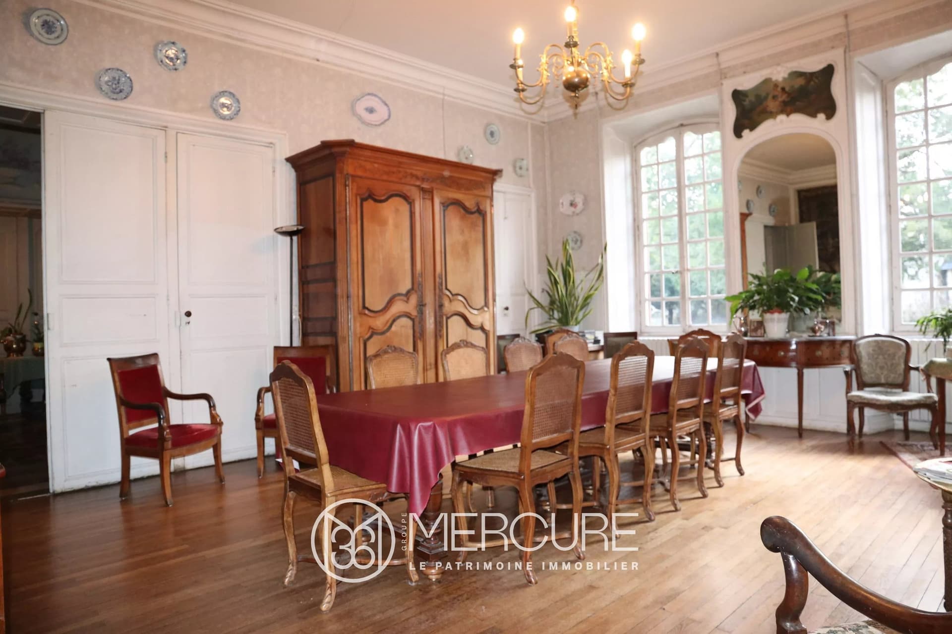 Historic Château With Extensive Grounds And Renovation Potential 5