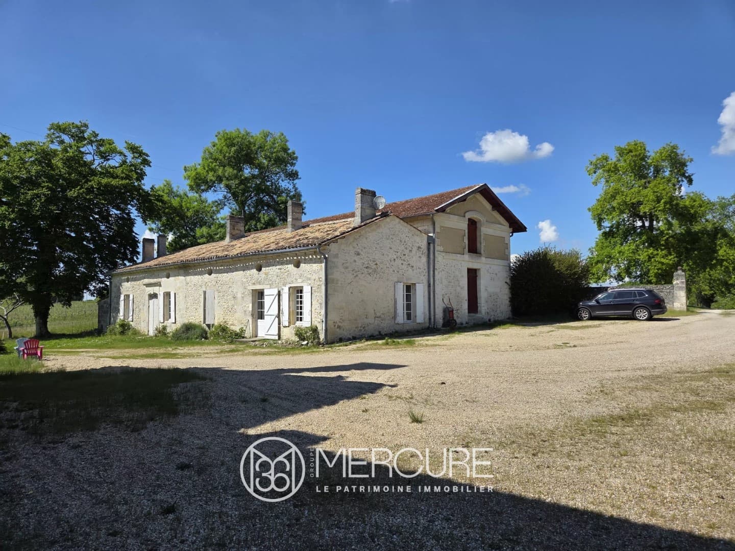 Château Awaiting Renovation With Vineyard And Surrounding Land 2