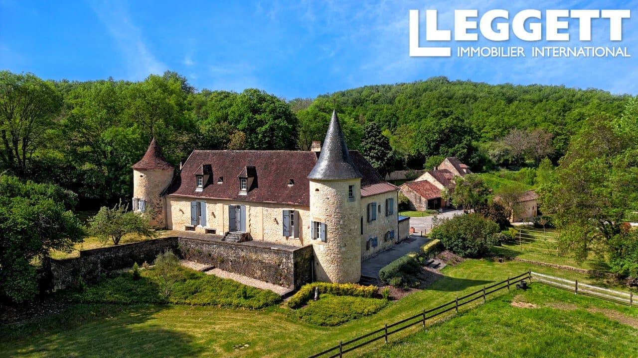 Magnificent 16th Century Château With 5 Bedrooms And Independent Gîte 3