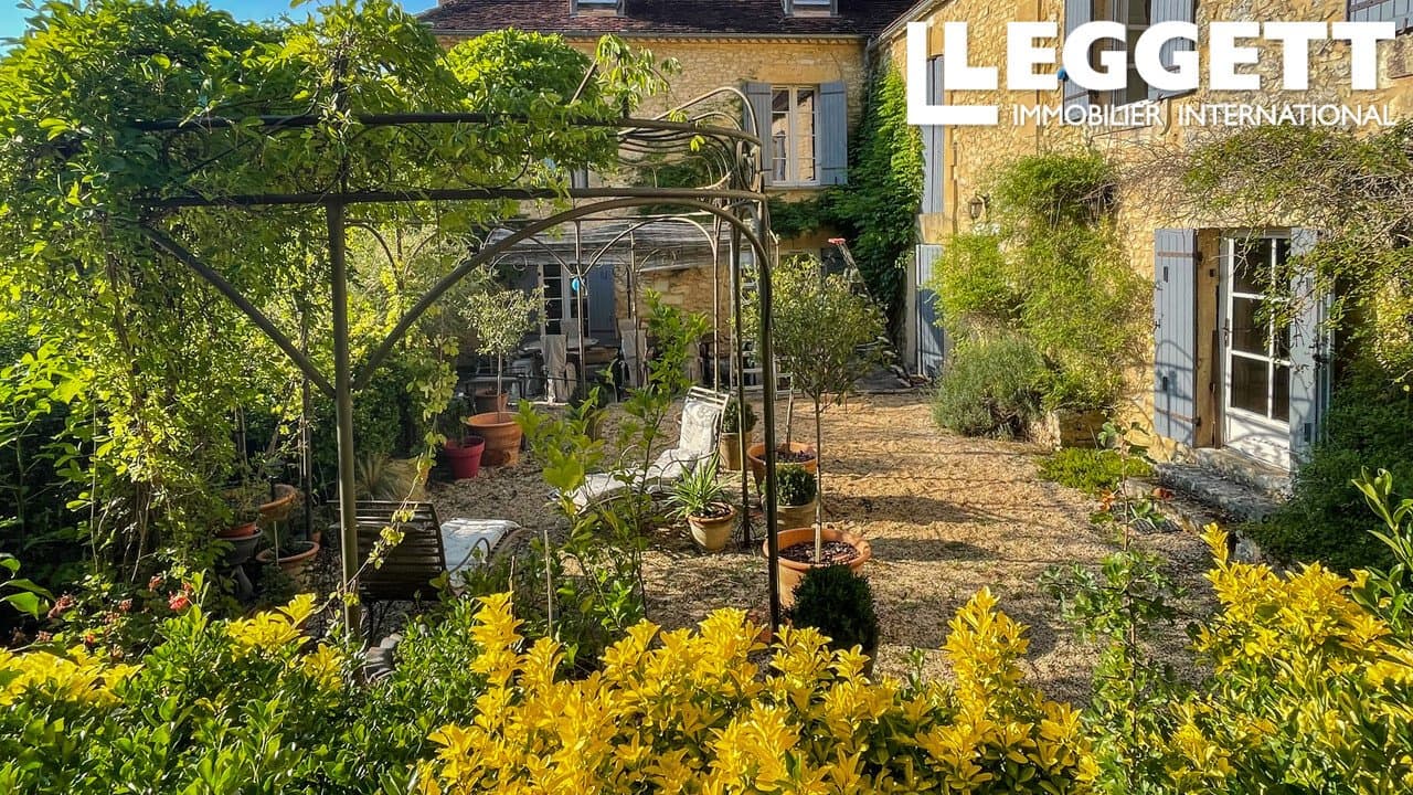 Magnificent 16th Century Château With 5 Bedrooms And Independent Gîte 4