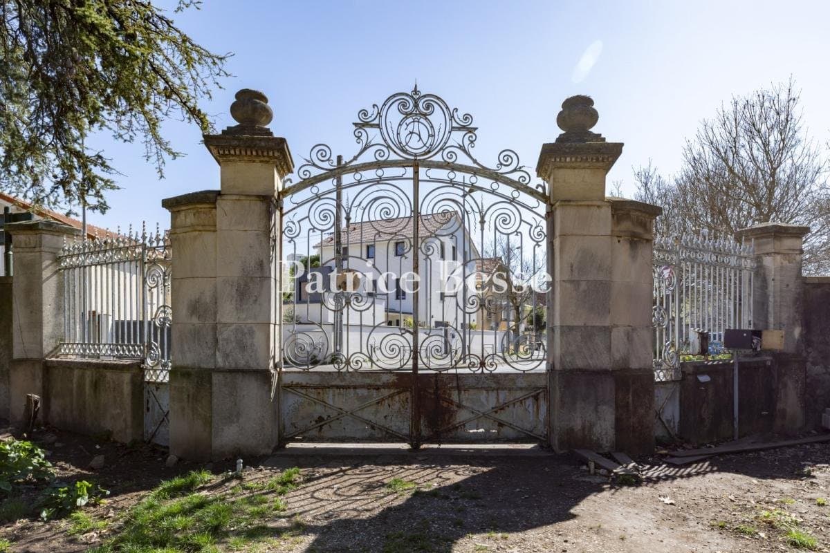 Historic Early 20th Century Art Nouveau Château Set Within 4.3 Hectares 3