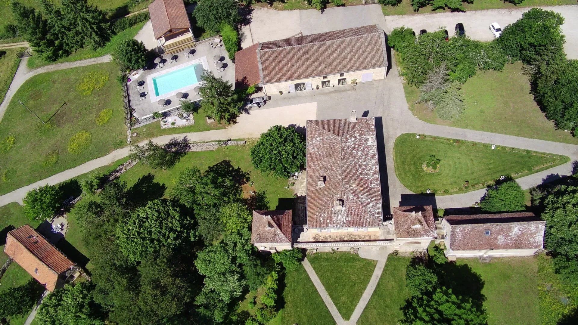 Majestic 17th Century Estate With Event Hosting Potential 4