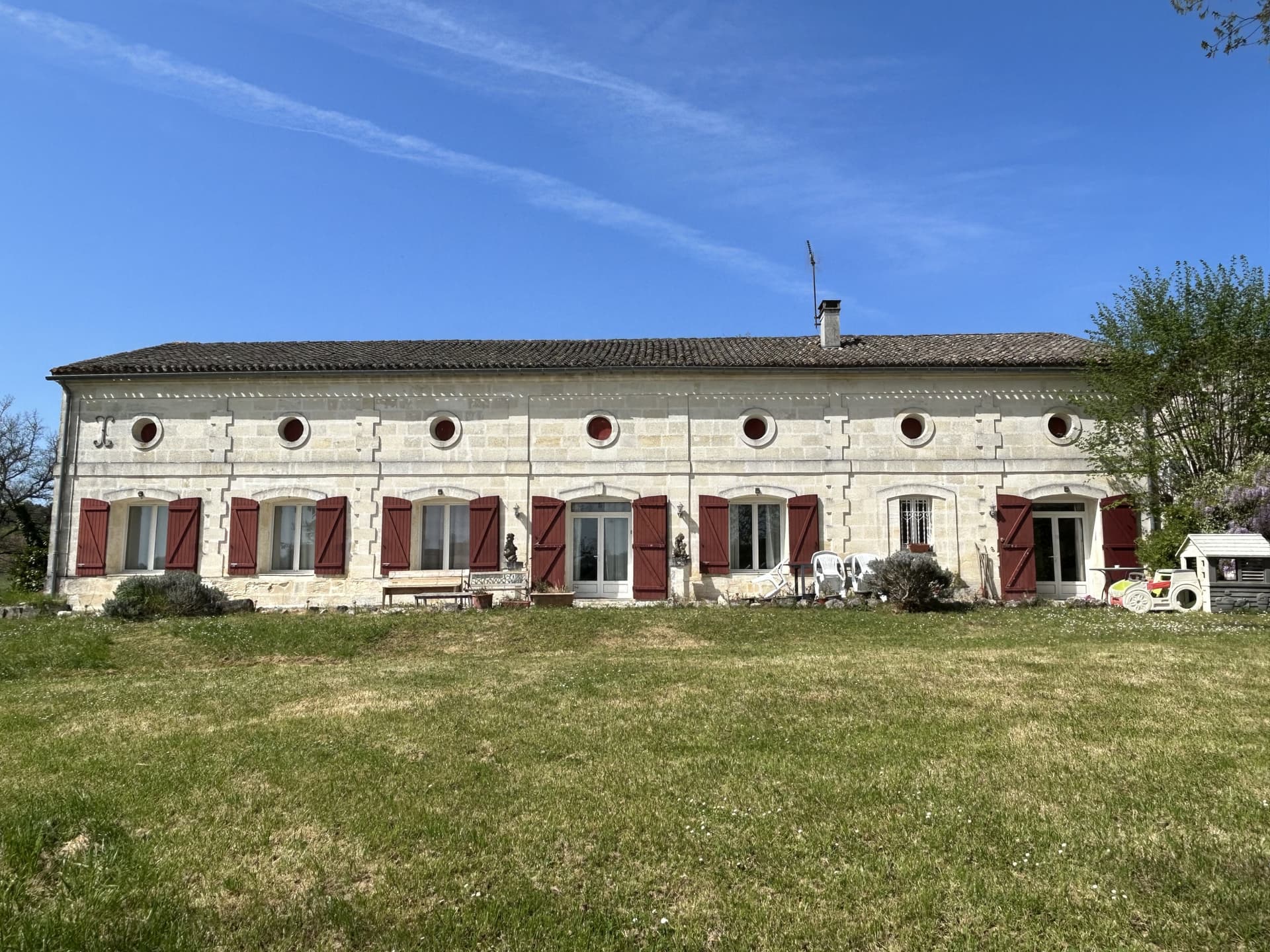 Castles for sale in Gironde