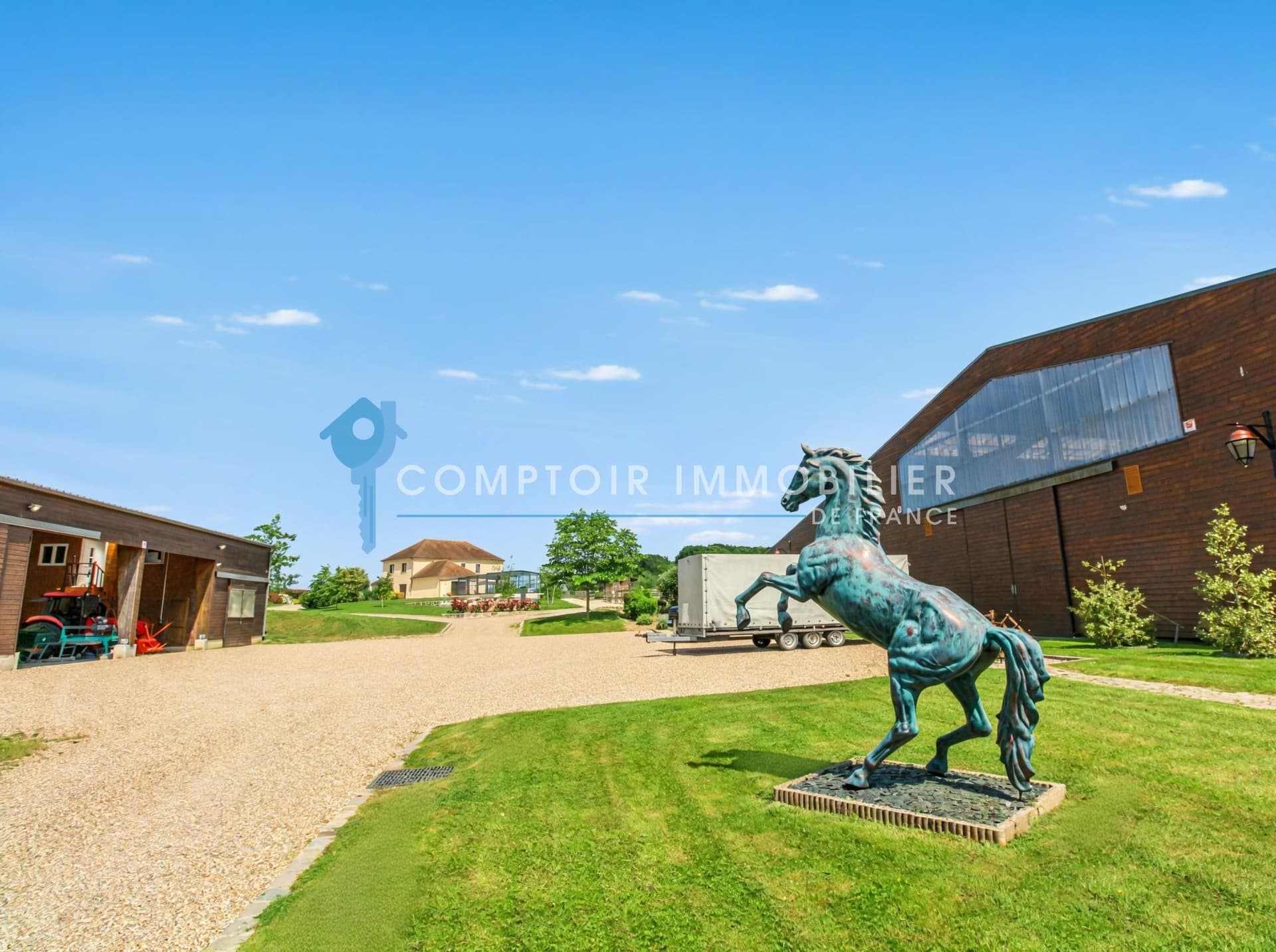 Exceptional Equestrian Estate With Modern Facilities And Swimming Pool 5