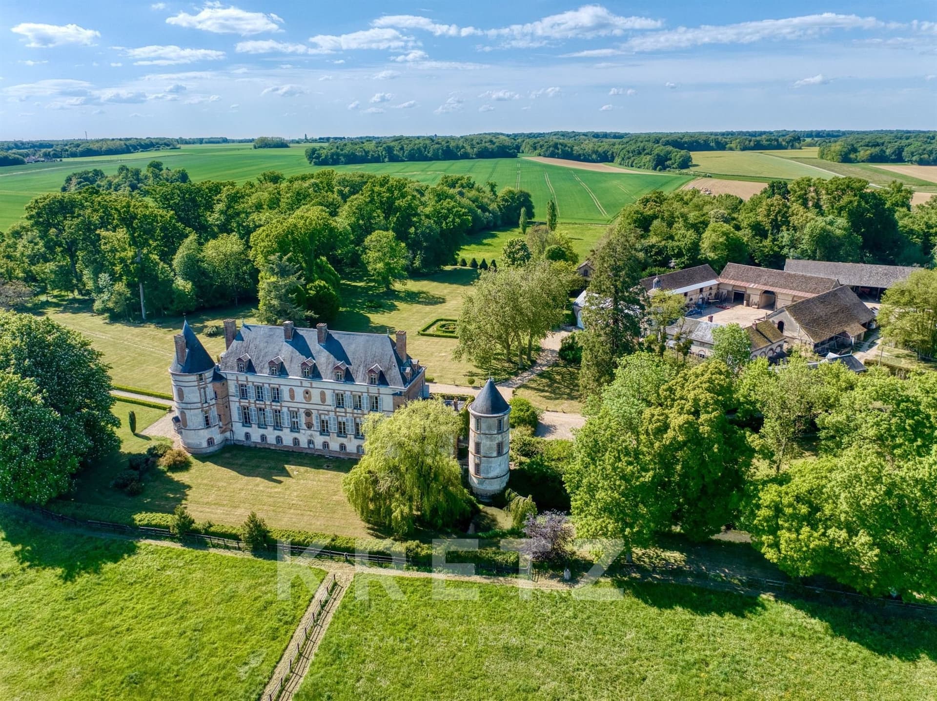 Exceptional Louis XIII Château Set Within 158 Hectares 5