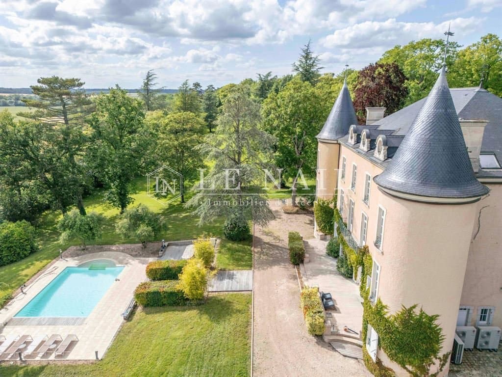Elegant 19th Century Château With Stunning Views Over The Cher Valley 2