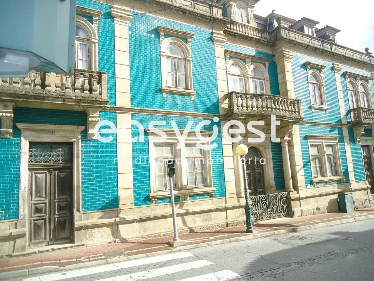 Charming 1930s Mansion With Garden And Leisure Rooms 3