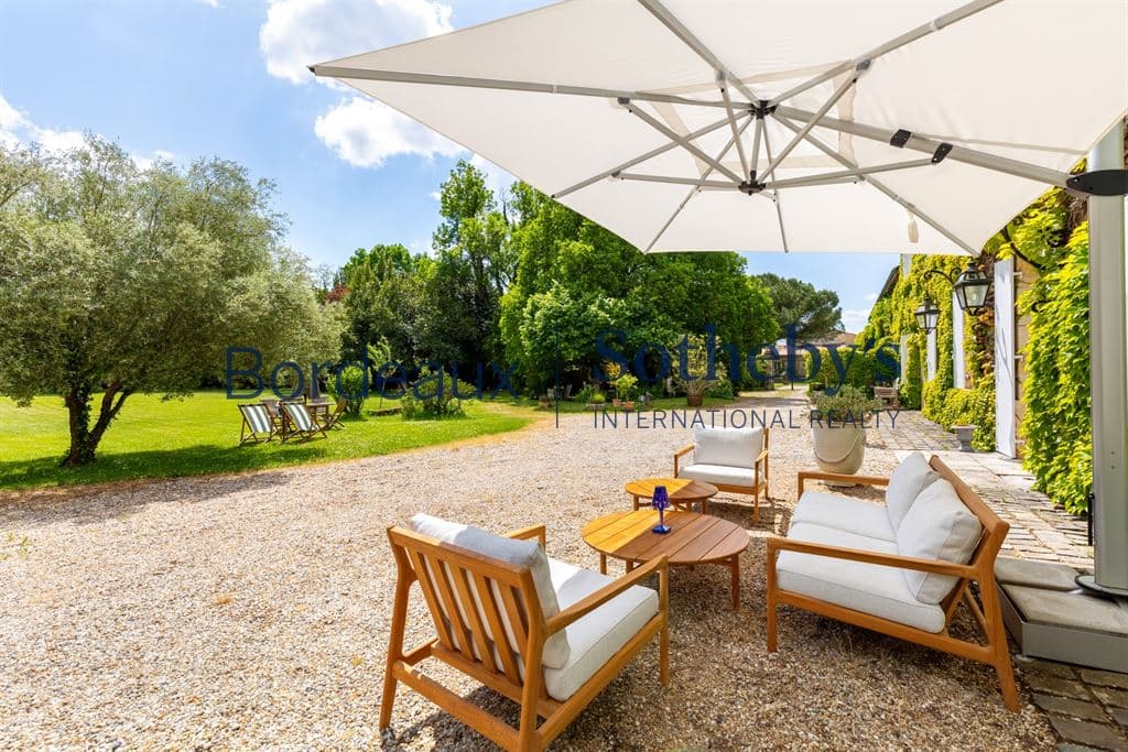 Stunning 18th Century Château with Swimming Pool and Guest Accommodations 4