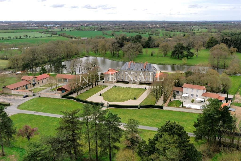 Historic 18th Century Château With 7 Bedrooms And 103 Acres Estate 5
