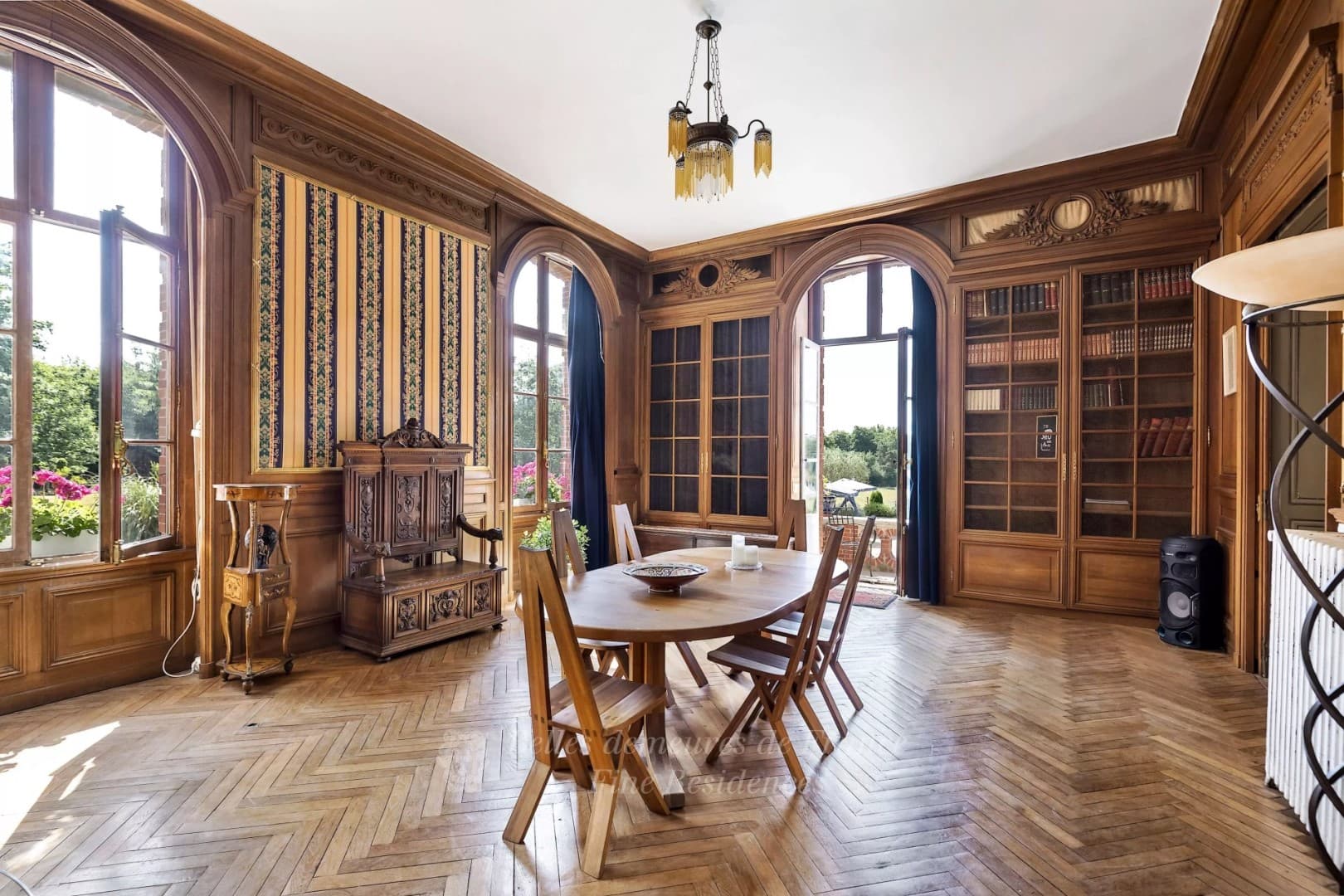 Château with 423 Sqm and 8 Bedrooms in a Tranquil Forest Setting 5