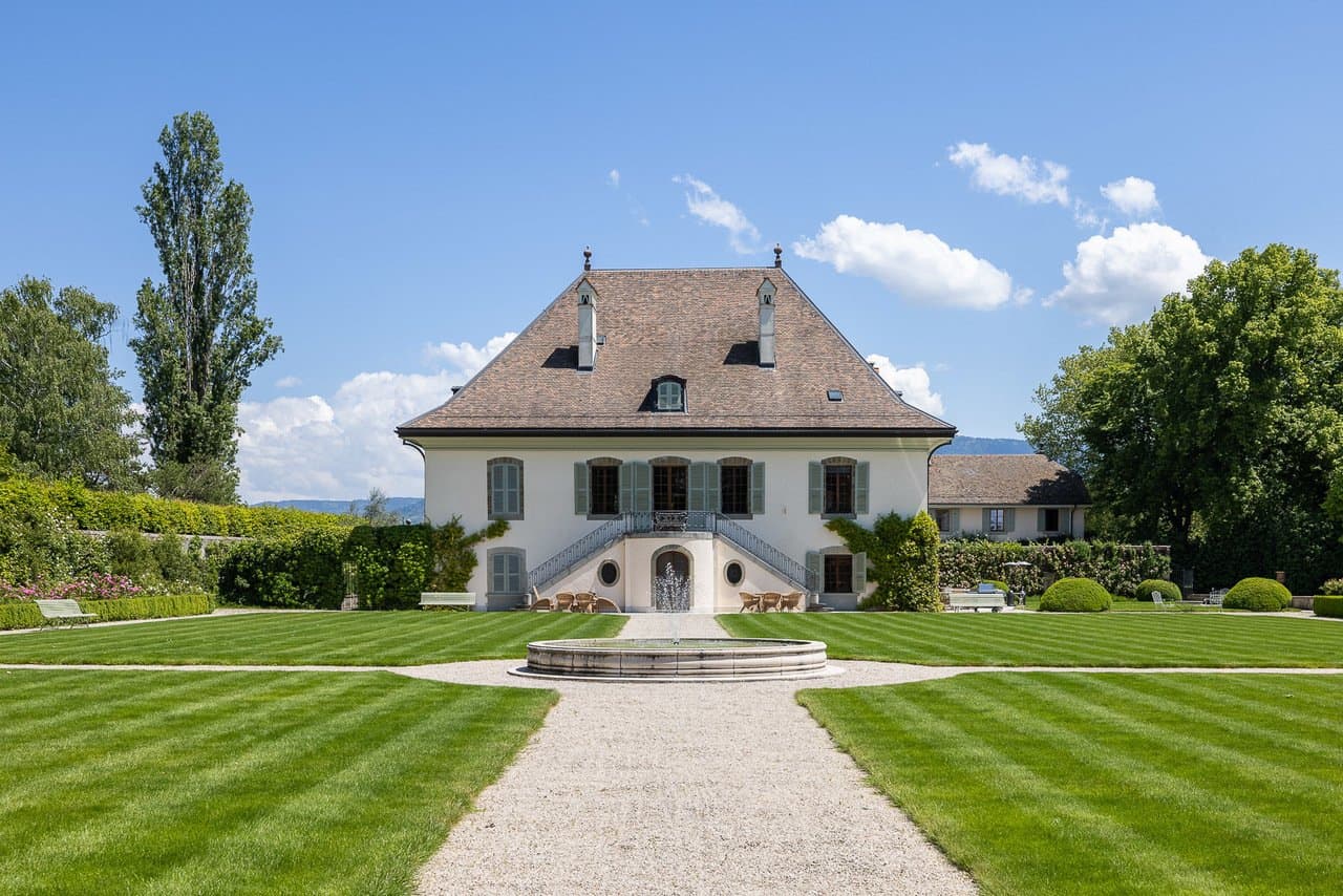 Historic 16th Century Mansion With Expansive Gardens And Heated Pool — in Meinier, Switzerland