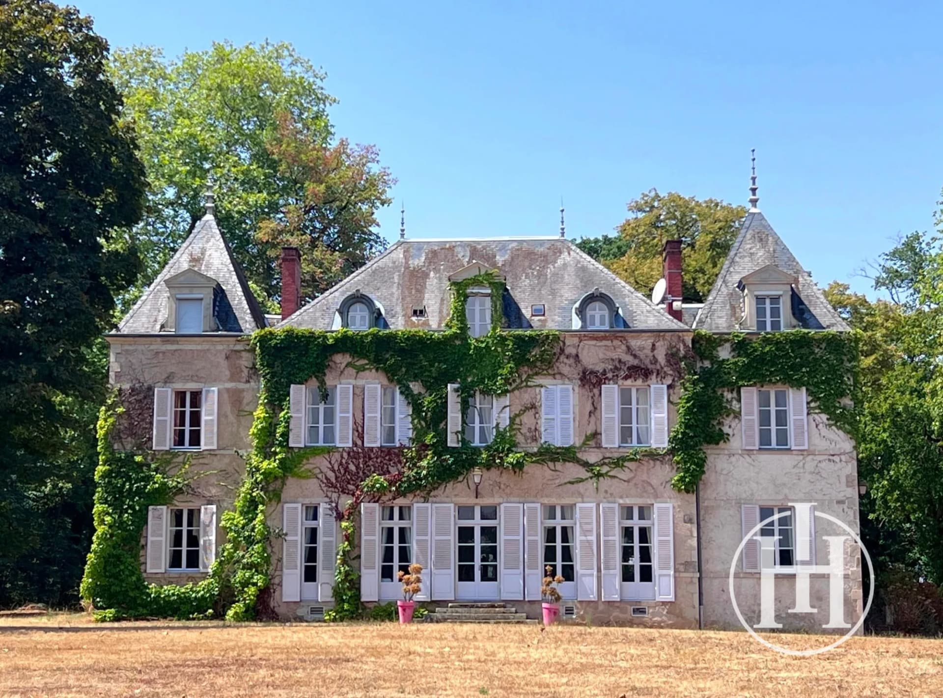 Exceptional Château Estate in the Heart of Berry with 63 Hectares