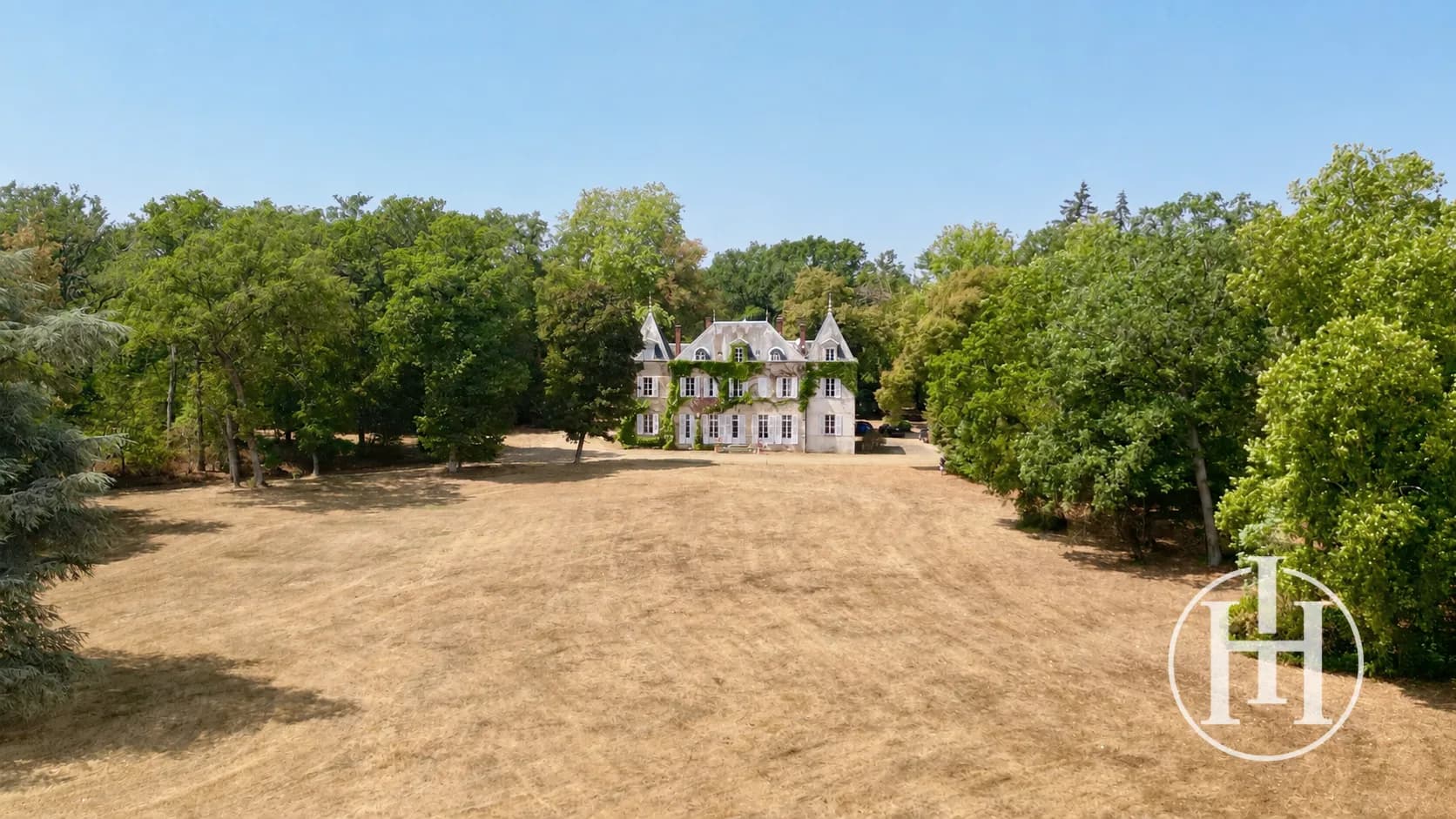 Exceptional Château Estate in the Heart of Berry with 63 Hectares 2