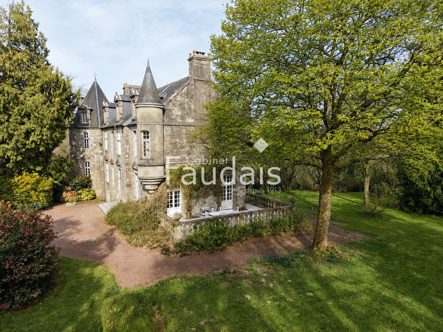 Elegant 16th Century Château With Landscaped Park Near Normandy Coast 4