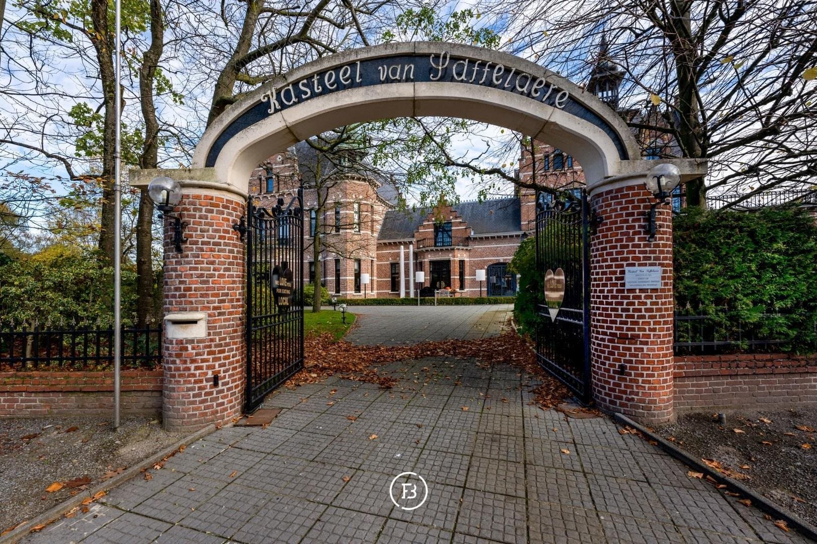 Historic Château With Expansive Grounds And Development Potential 2