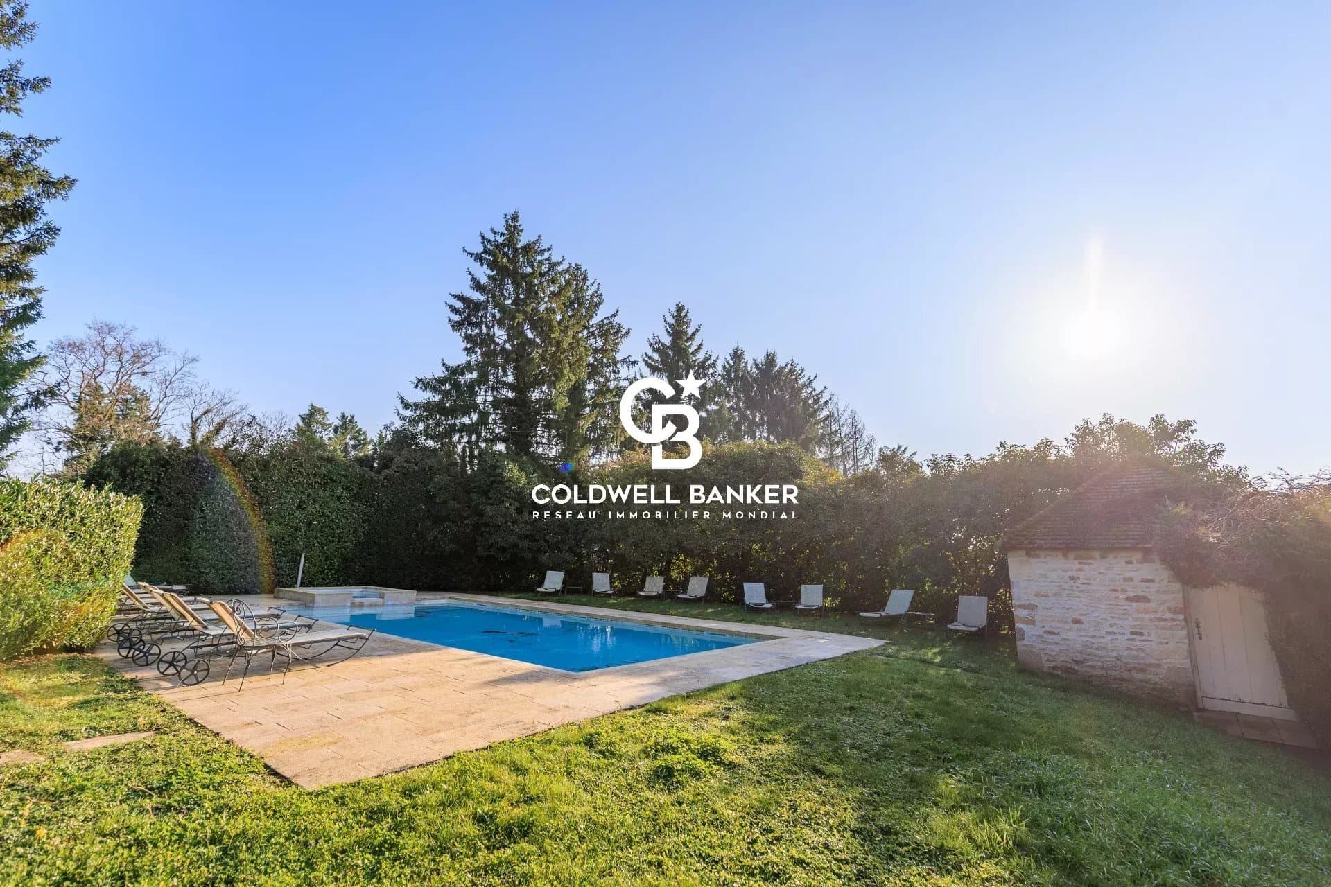 Restored 17th Century Château With Spa And Heated Pool 3