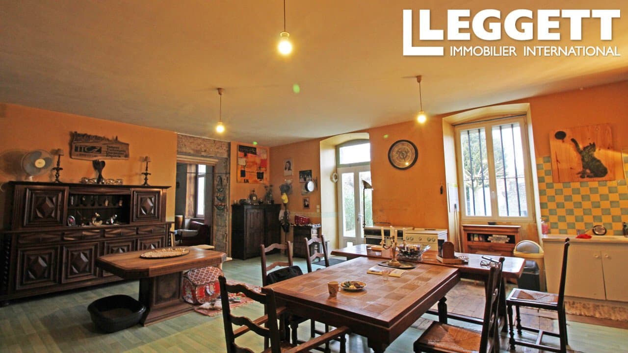 Historic Château With Outbuildings And Garden In The Heart Of The Razès 5